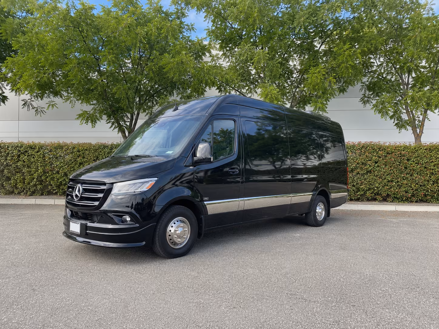 Boynton Beach Airport Shuttle & Transportation party bus exterior