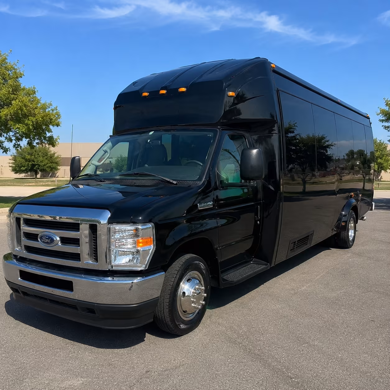 Boynton Beach Birthday, Sweet 16, & Quinceañera Transportation party bus exterior